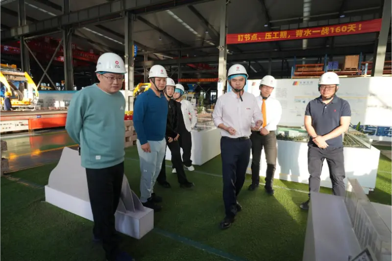 नानन रिटर्न ओव्हरसीज स्टुडंट्स असोसिएशनने क्वांगॉन्ग मशिनरी कं, लिमिटेड येथे भेट दिली आणि संशोधन केले.