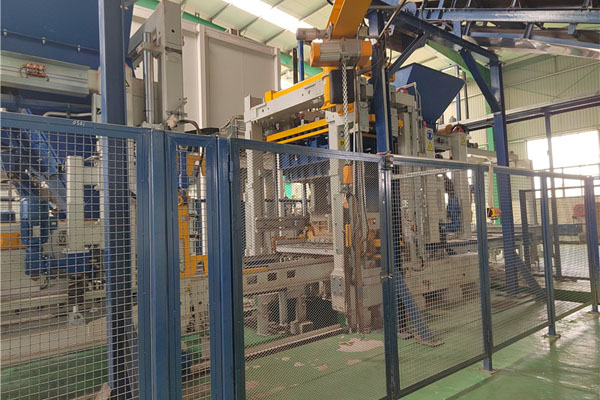 Zenith1500-2 काँक्रीट ब्लॉक मशीन प्रकल्प कार्यान्वित, माली नगरपालिकेच्या बांधकामास मदत
