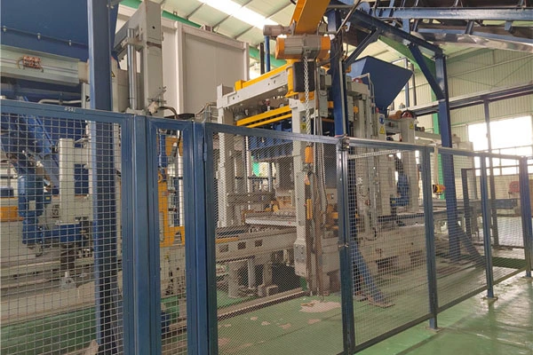 Zenith1500-2 काँक्रीट ब्लॉक मशीन प्रकल्प कार्यान्वित, माली नगरपालिकेच्या बांधकामास मदत